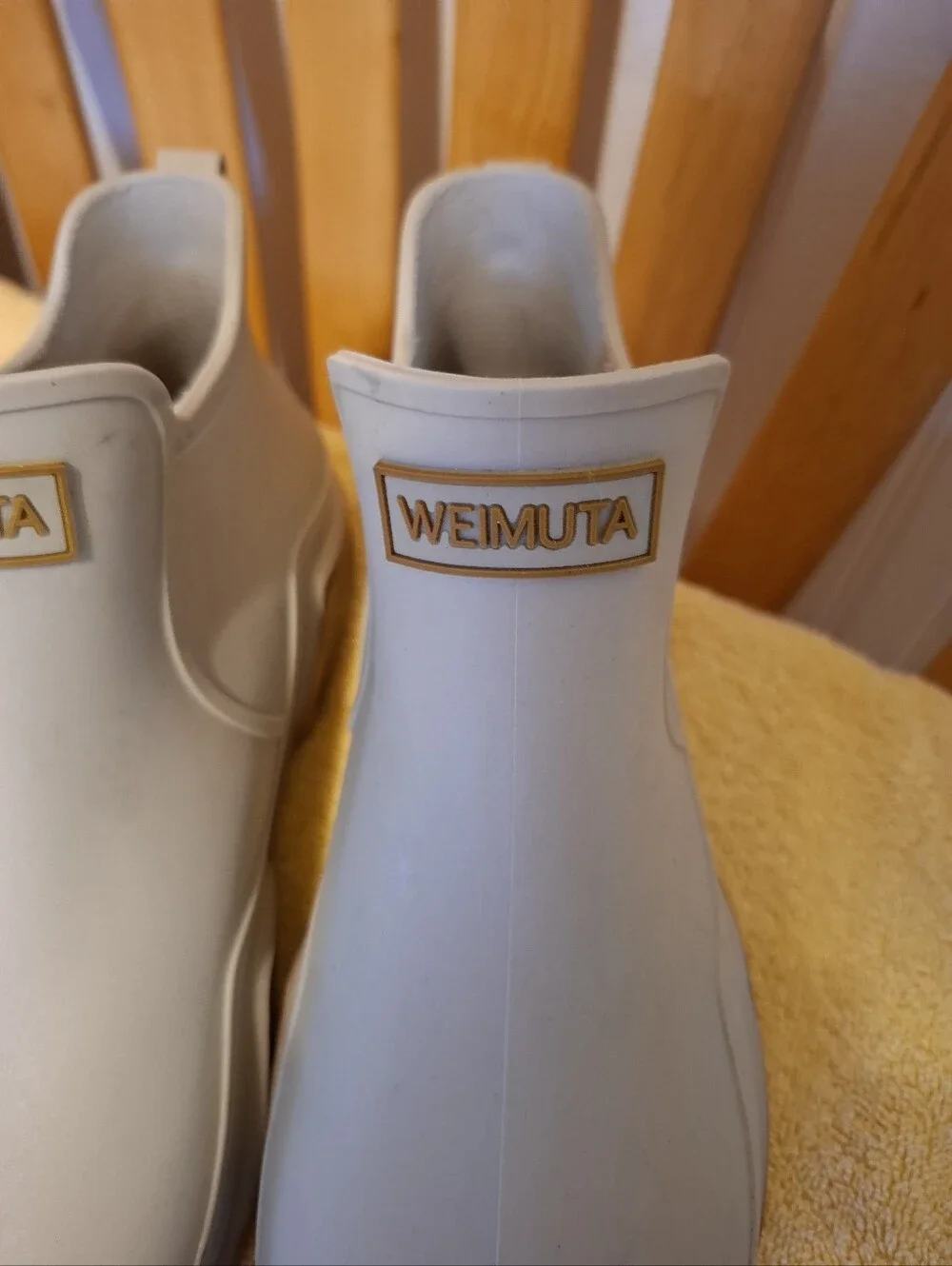 Weimuta cream color